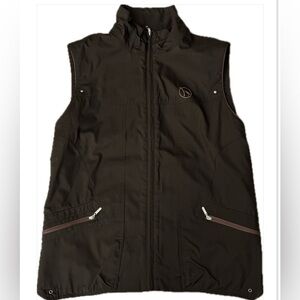 Rare Adabat Golf Wear - Liteweight Goretex Vest w Zipper Pockets Greyhound Logo.